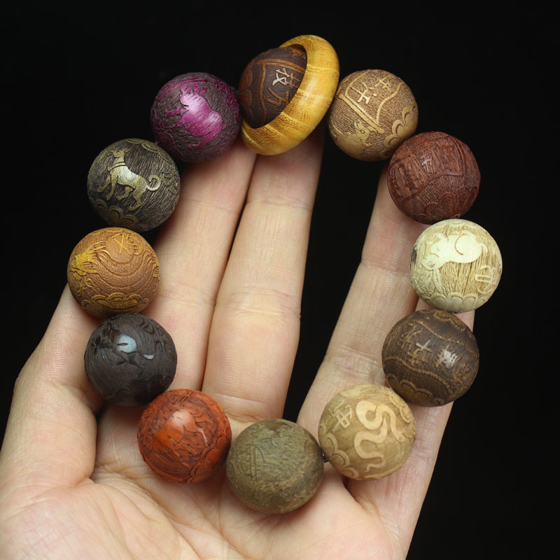 Running Gear Car - Ethnic style sandalwood Buddhist bracelet, twelve
