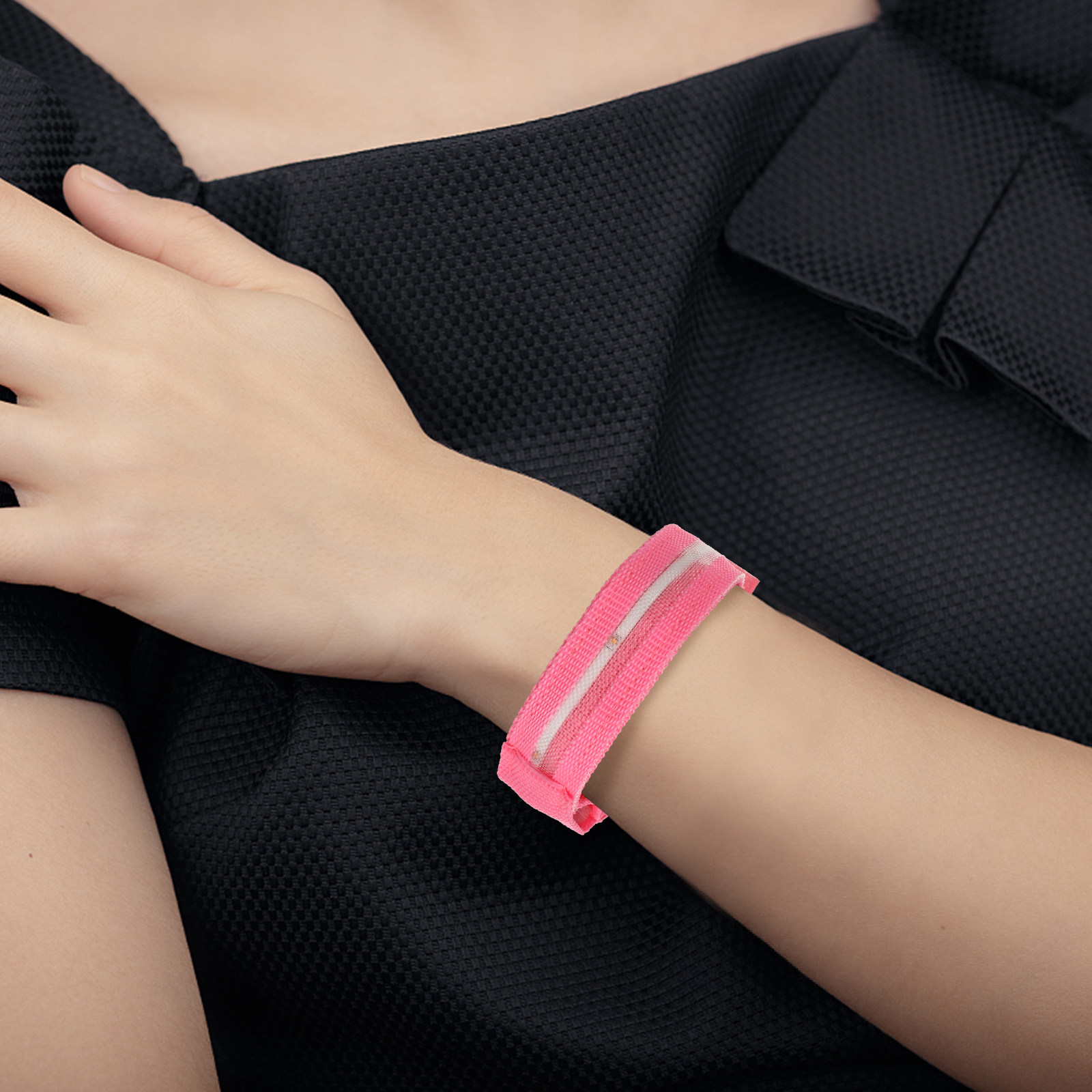 LED Running Armband Glow in Da - đánh giá và giá Running Gear In The Dark